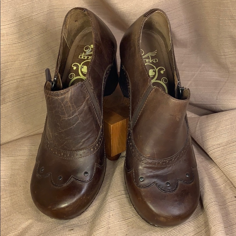 Dansko leather 2.5” heel w/0.5” platform almostNEW